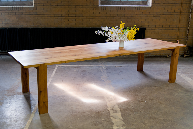 Diplodocus Table